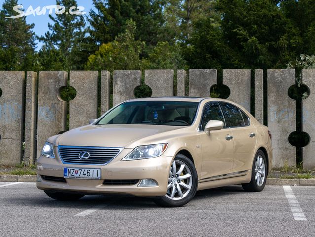 Lexus LS